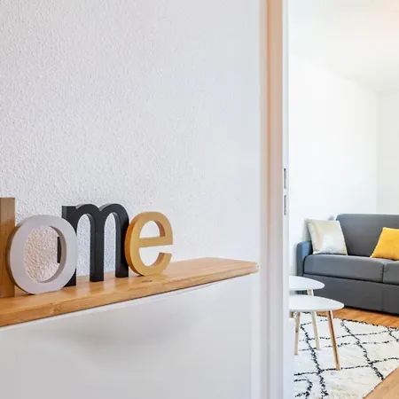 Nice Flat W Balcony And Garage In 5 Min To The Beach - Welkeys Apartment Vannes